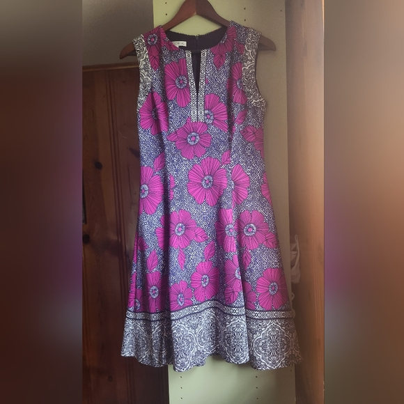 Fitted Floral Midi Dress - Picture 5 of 7